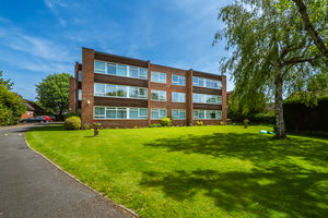 REAR ELEVATION & COMMUNAL GARDEN- click for photo gallery